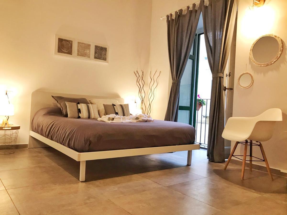 B&B Salerno In Centro エクステリア 写真